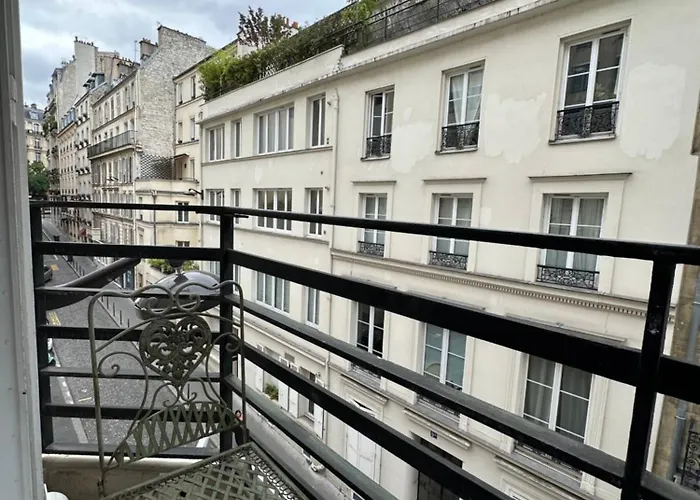 L.c. Grandtour Paris